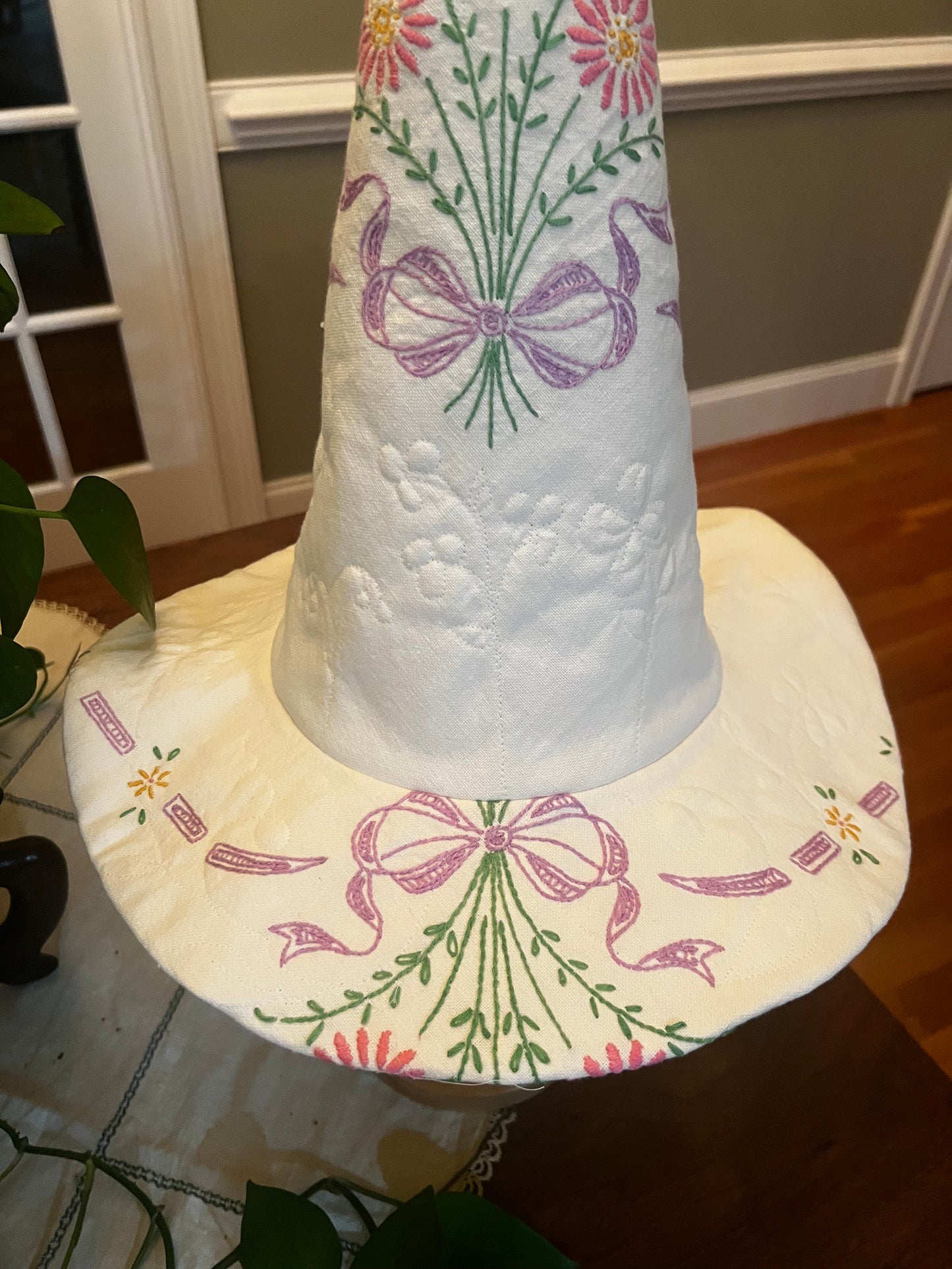 floral and bow witches hat